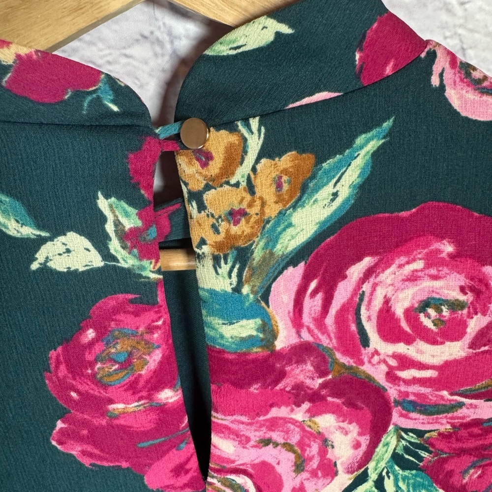 Everly Sleeveless Green and pink‎ Floral dress women’s size medium - Picture 3 of 7